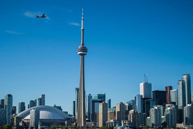 Private Downtown Toronto Walking Tour in English - Old City Hall and Nathan Phillips Square