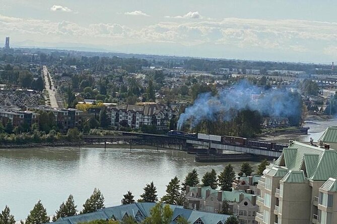 Private Guided Grand City Tour in Vancouver with your luggage - Horseshoe Bay and the optional Capilano Bridge