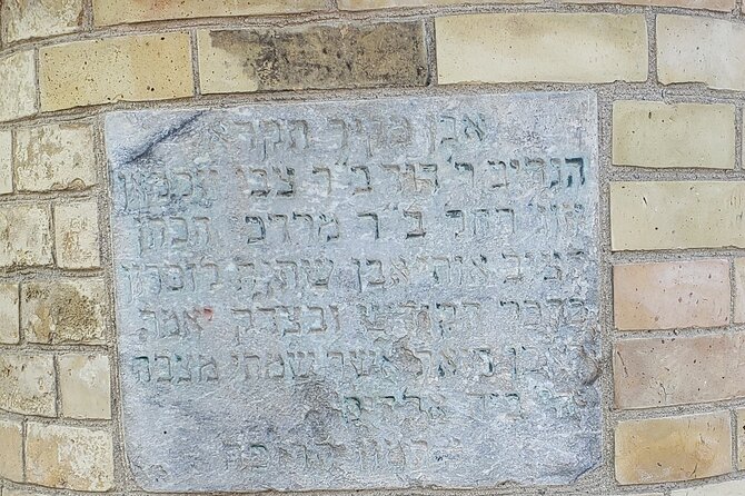 Private Jewish Walking Tours in Toronto - Cecil Street and the old community’s institutional heart