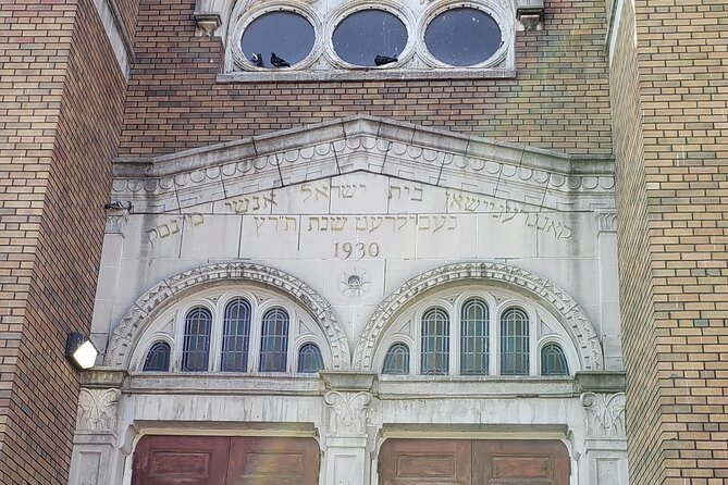 Private Jewish Walking Tours in Toronto - Spadina Avenue: cowboys, taverns, markets, and Yiddish culture