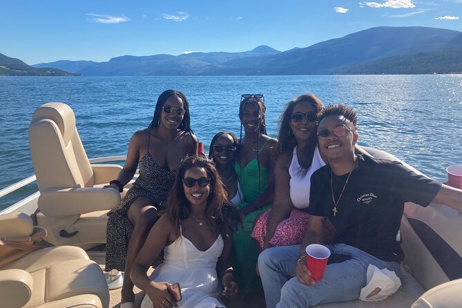 Private Luxury Captained 3-Hour Pontoon Boat Cruise (2-11 Guests) - What this Okanagan Lake cruise is really like