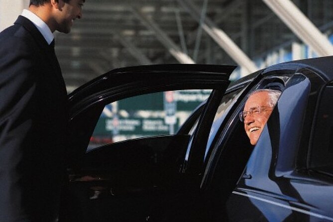 Private Port Transfer Vancouver Airport YVR to Canada Place Cruise Ship Terminal - A direct ride through Vancouver to Canada Place