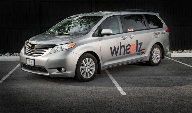 Private ROUNDTRIP Transfer Toronto Airport (YYZ) to Niagara Falls - The airport pickup at Door A