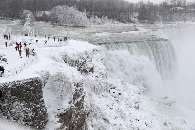 Private-Safe Transfer from Niagara Falls, Canada to Buffalo Intl, Airport (BUF) - Comfort for families and small groups