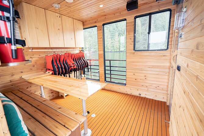 Private Sauna Boat Experience in Vancouver - Why the mountain setting matters