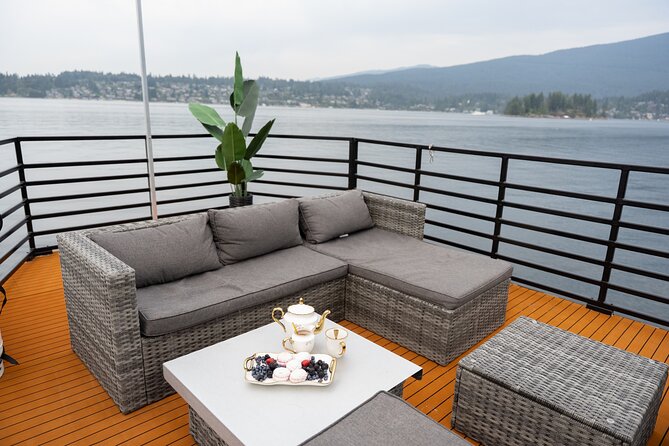 Private Sauna Boat Experience in Vancouver - Friendly crew and clean facilities
