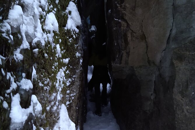 Private Singhampton Caves Snowshoe, Collingwood/Blue Mountain - Hot chocolate before the walk back
