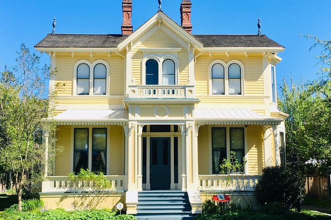 Private Tour of Beautiful Victoria in Luxury Van - Fisherman’s Wharf: floating homes and quick seafood