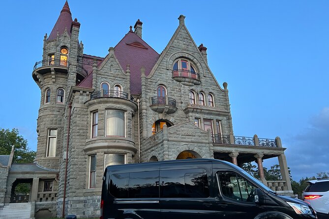 Private Tour of Beautiful Victoria in Luxury Van - Beacon Hill Park: gardens, ponds, and the totem pole