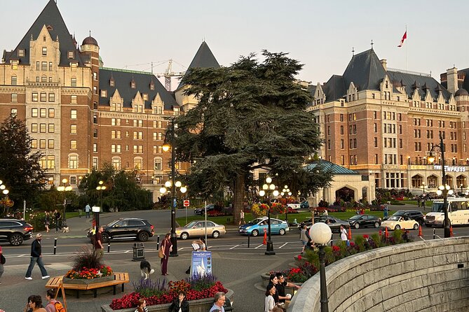 Private Tour of Beautiful Victoria in Luxury Van - Fan Tan Alley: a narrow finish in Chinatown