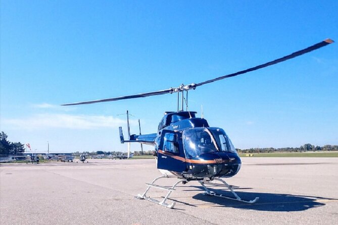 Private Tour: Romantic Niagara Falls Helicopter Flight - The sparkling wine: nice touch or awkward extra?