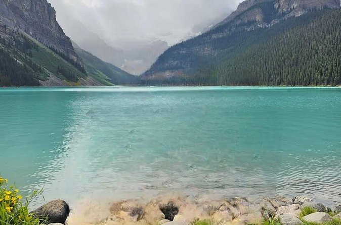Private Transfer from Banff to Calgary or Calgary Airport - Calgary or Calgary Airport, two useful endings