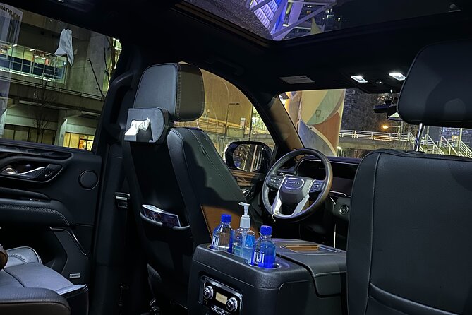 Private Transfer From Vancouver Airport to Vancouver Downtown - Arriving at Vancouver Airport with a driver already watching
