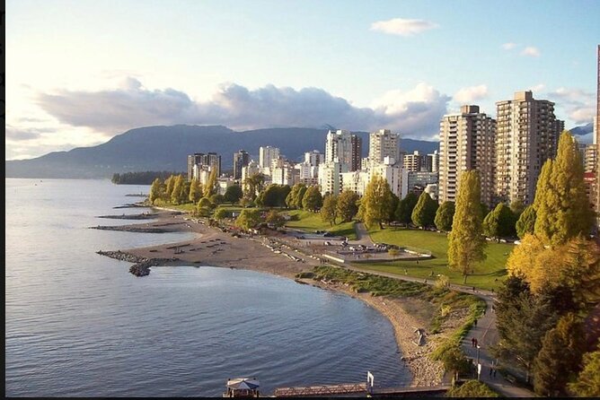 Private Transfer from Vancouver Hotel OR Port to Airport. - Handling luggage at the airport