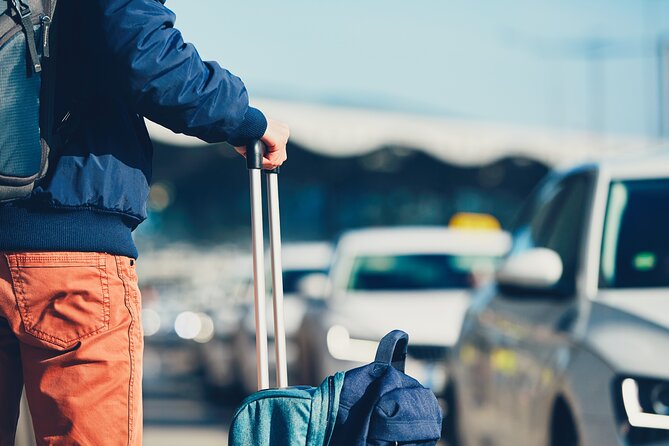 Private Transfer to and from YYZ Toronto Pearson Airport - What this Toronto airport transfer actually provides
