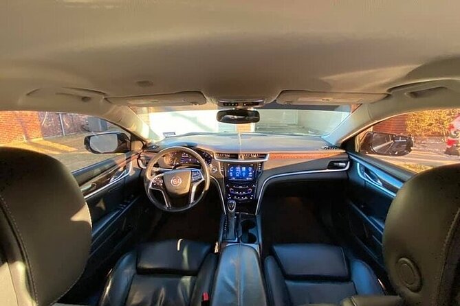 Private Transfer Toronto Pearson Airport To Toronto Hotels/Airbnb - Who should book this airport transfer?