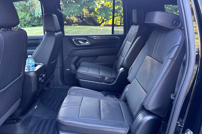 Private Transfer Vancouver Airport to Cruise Ship or Hotel - Meeting your chauffeur at Vancouver Airport