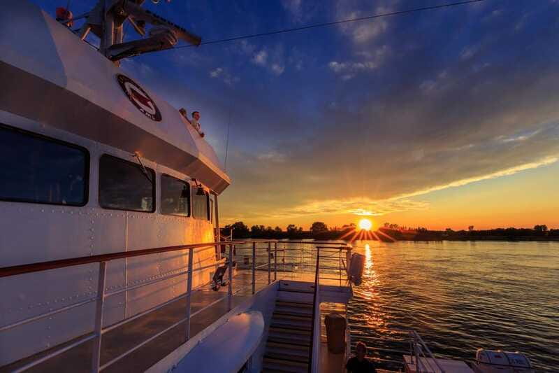 Québec City: 2-Hour Cocktail & DJ Evening Cruise - Who Will Enjoy This Cocktail Cruise