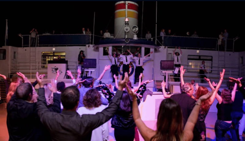 Québec City: Evening Cruise with Live DJ - When sightseeing gives way to the DJ