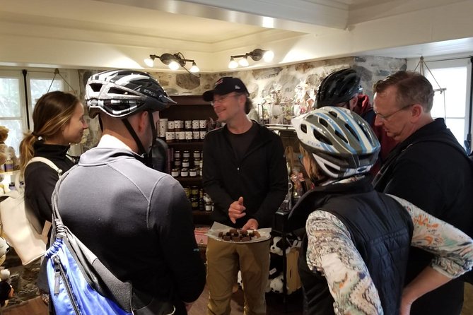 Quebec City - Guided E-Bike Tour & Tastings - Ile d'Orléans - A quiet pause at Foyer Notre-Dame d’Orléans