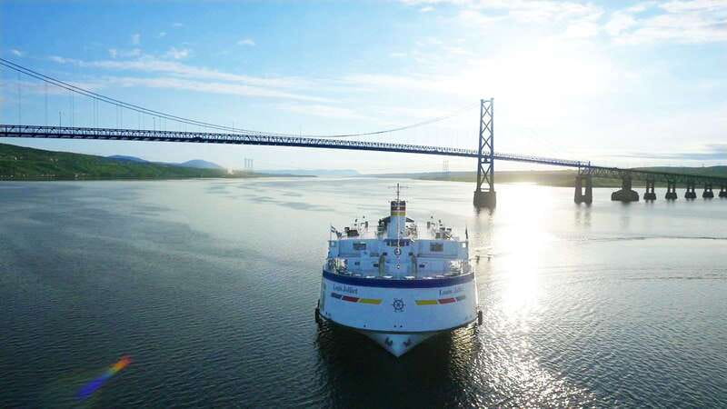 Québec City: Guided Sightseeing River Cruise - Returning past Baie de Beauport and the Saint-Charles River