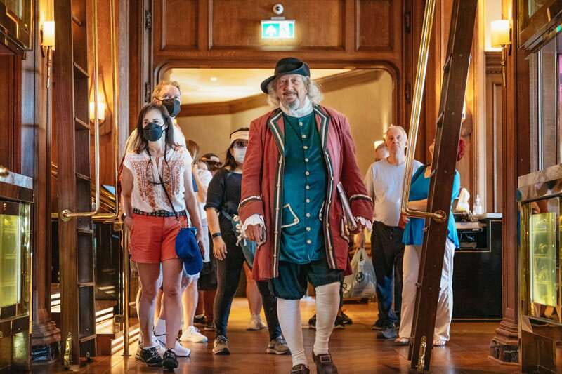 Quebec City: Guided Tour of Fairmont Le Château Frontenac - The People and Events Behind the Hotel