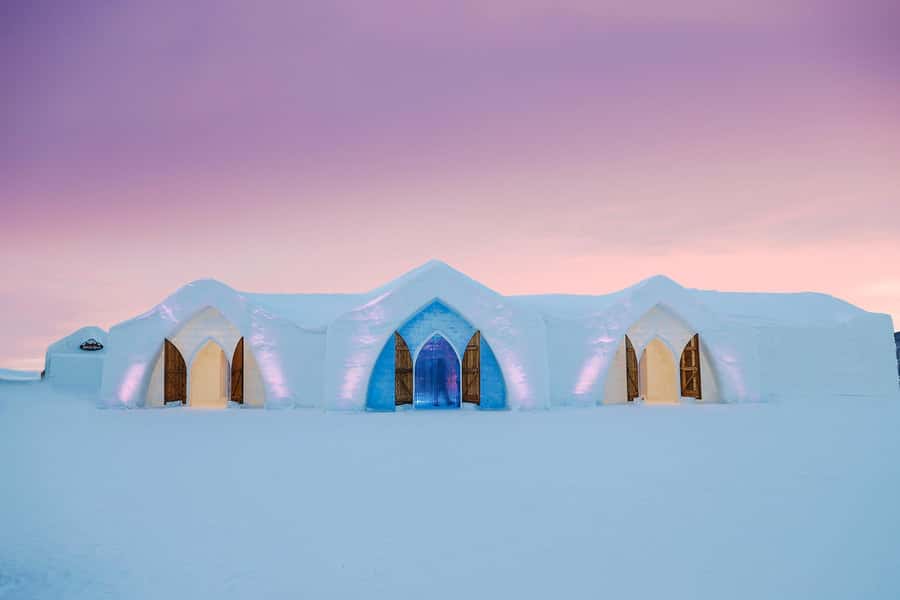 Quebec City: Hotel de Glace Ice Hotel Visit - Exploring the themed rooms and suites