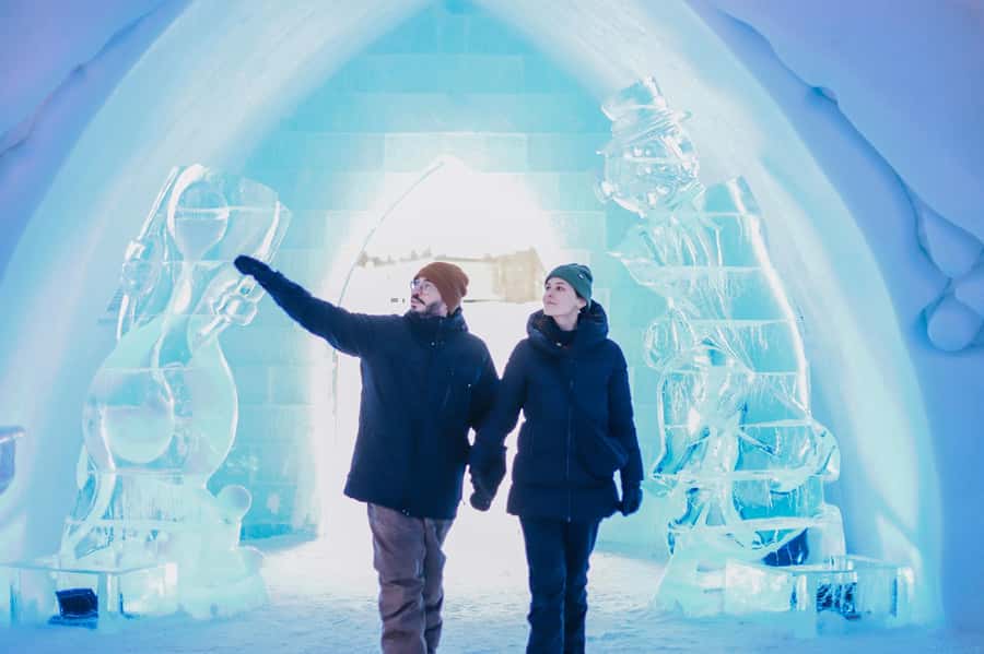 Quebec City: Hotel de Glace Ice Hotel Visit - Entering through the Grand Hall