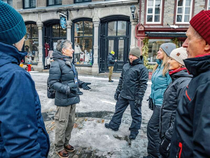 Quebec City: Old Quebec Classic Walking Tour with Funicular - Fortifications and the shape of Old Quebec