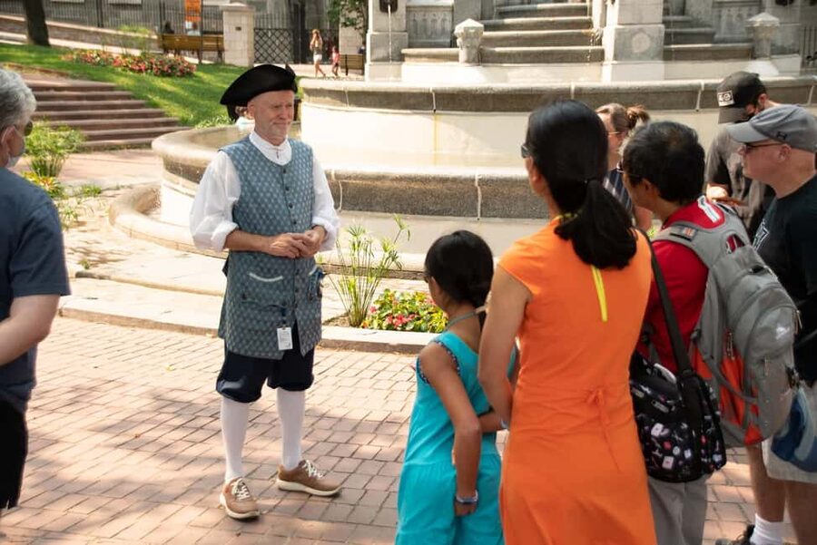 Quebec City: Old Quebec Historical Walking Tour - Why a guided walk works so well here