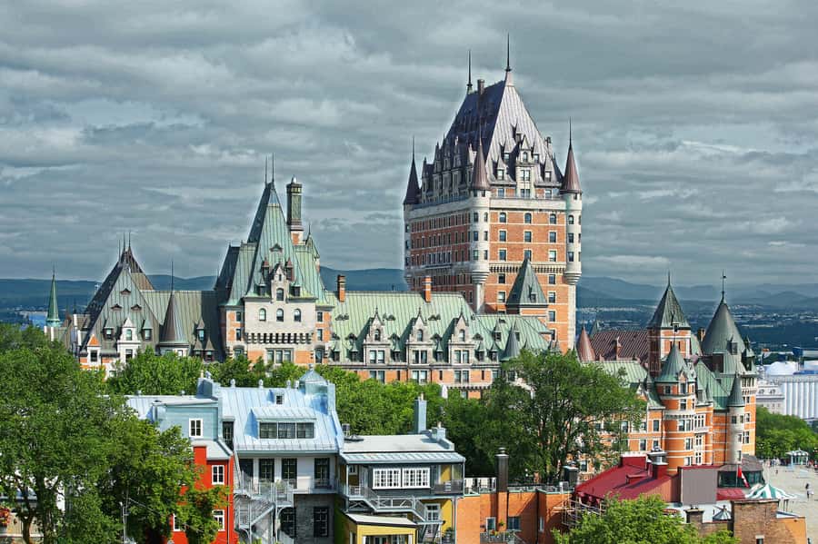 Quebec City: Private Walking Tour with a Local - Meeting Your Lokafyer in the City Center