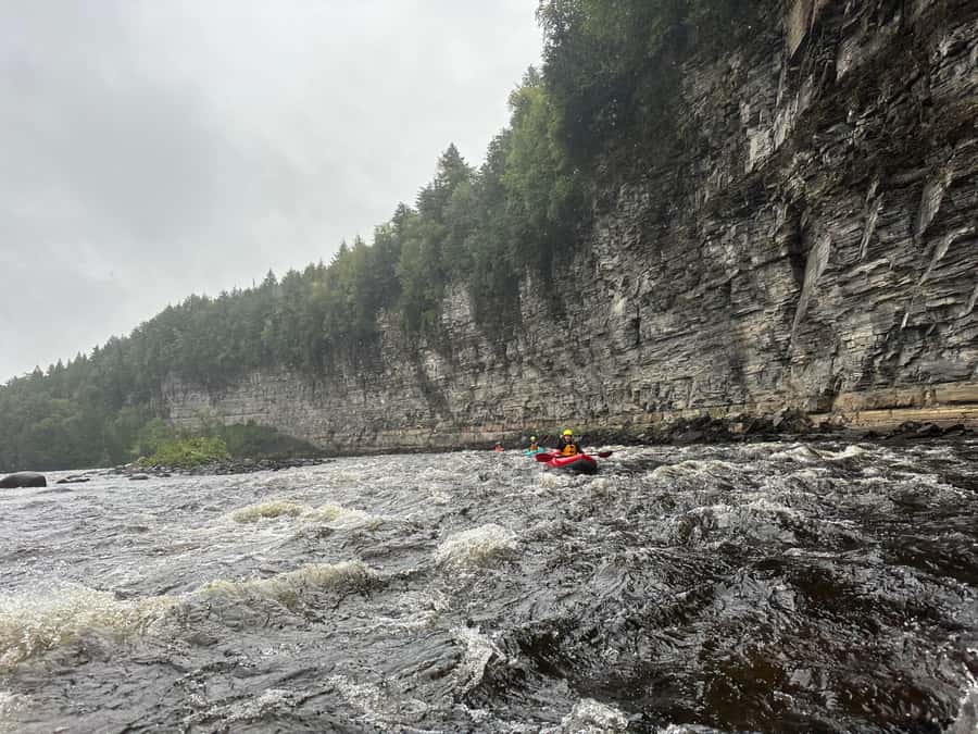 Quebec City: Rafting or kayaking – Jacques-Cartier Canyon - Starting at Rivière Concept and riding 15 minutes to the river