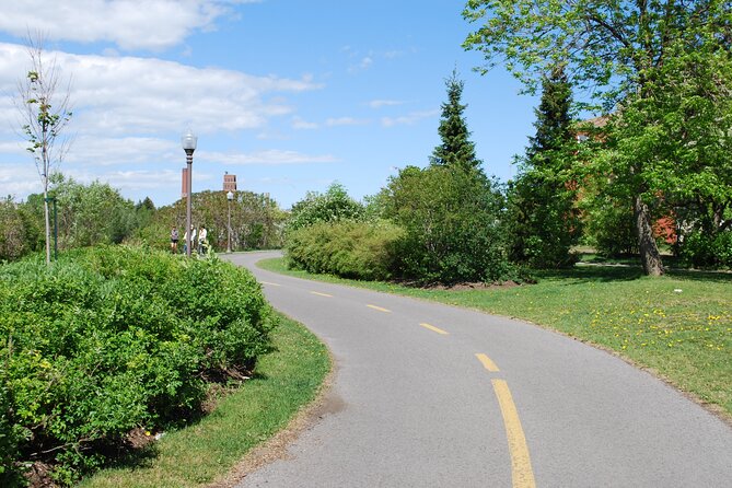Quebec City Regular Bike Rentals - Wendake and the South Shore as Longer Options