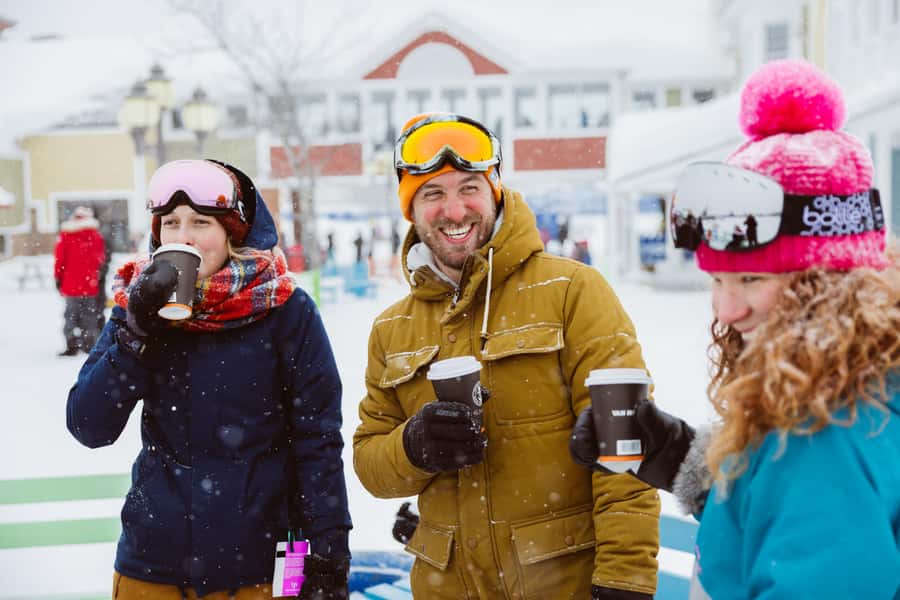 Quebec City: Snow Tubing at Village Vacances Valcartier - Lines, timing, and the best days to go
