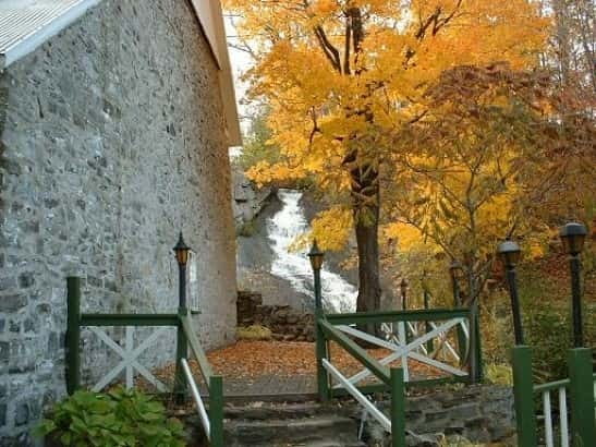 Quebec: City Tour, Montmorency Falls & Île d'Orléans Tour - Why this route gives you more than Old Quebec
