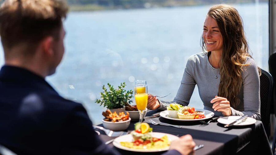 Québec City: Weekend River Brunch Cruise - Boarding at Quai Chouinard