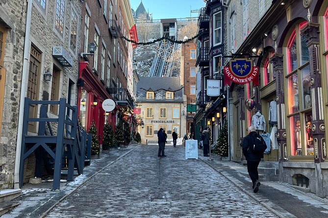 Quebec City : Winter Magic Walking Tour - Hot chocolate, snacks, and the missing lunch stop