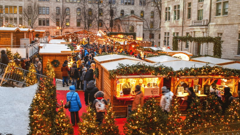 Quebec: German Christmas Market Tasting Tour - Meeting your guide at the Tourist Information Center
