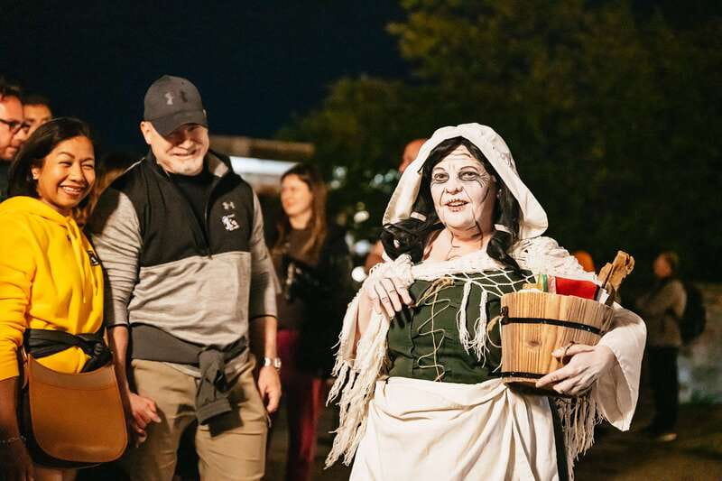 Quebec Interactive Street Theatre: "Crimes in New France" - Meeting ten criminals, one ghost at a time