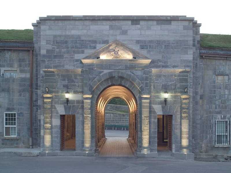 Quebec: La Citadelle de Québec Ticket and Guided Tour - What you see inside the walls