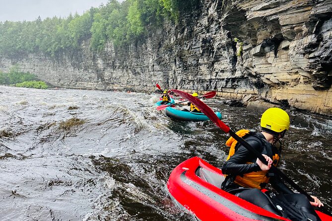 Quebec: Rafting or kayaking – Jacques-Cartier Canyon - What the guides add to the day