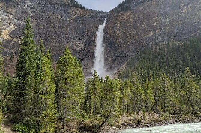 Rockies Grand Advanture: Moraine & Louise Lakes, Waterfall Tour - Group size, comfort, and practical limits