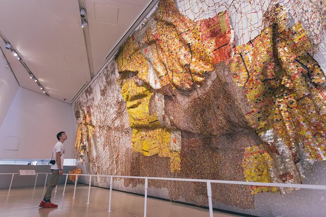 Royal Ontario Museum Admission - Food, shopping, and useful breaks inside the museum