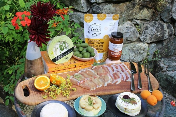 Salt Spring Island "Artisan Trail" Hop On Hop Off Tour! - What kind of tour is this?