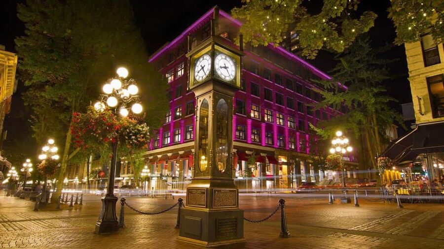 Seattle: Guided Day Trip to Vancouver - The long ride north from Seattle