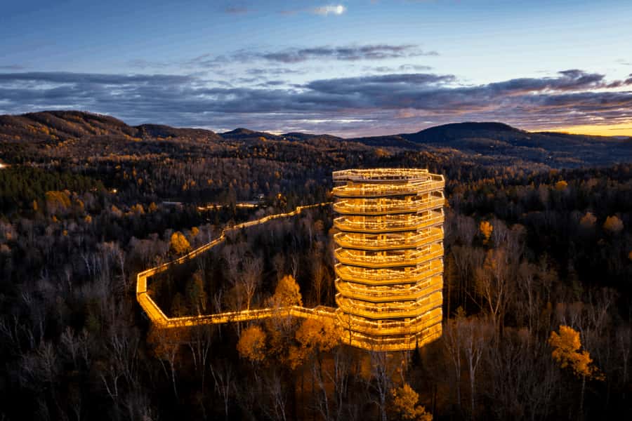 Sentier des cimes Laurentides: Treetop Observatory & Walk - Reaching the former fish hatchery near Mont-Tremblant