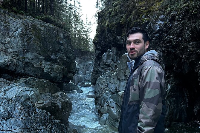 Shannon fall, Quercus Point and Squamish city Private tour - Shannon Falls: A Strong First Stop