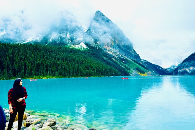 ShuttleBus 2way Banff to Lake Louise (1Hr) and Moraine Lake (1Hr) - Starting from Banff and crossing the Bow Valley