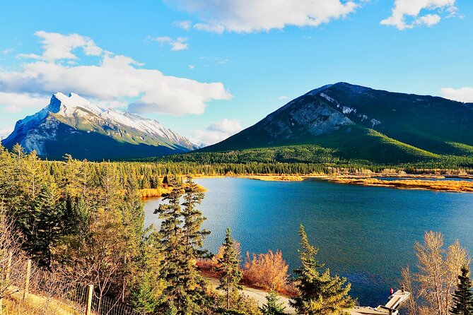 ShuttleBus 2way Banff to Lake Louise (1Hr) and Moraine Lake (1Hr) - Who should book this outing?