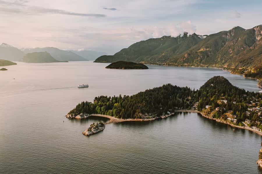 SKY Heli-Tour of Vancouver (Downtown) - North Shore Mountains, Grouse Mountain, and Capilano Canyon